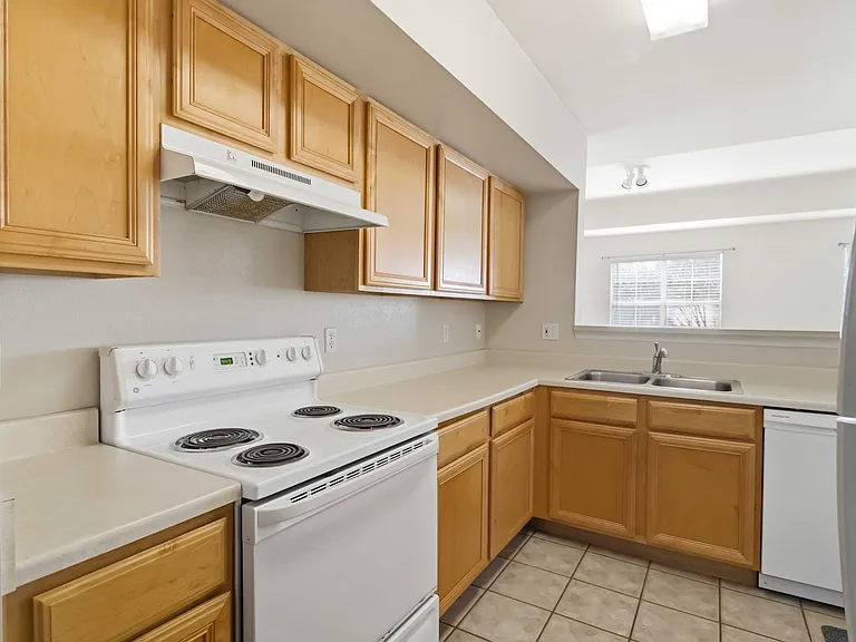 1015 Villagio Cir #201 — Photo 11