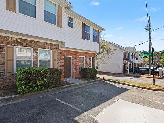 3rd image of 3604 Ginnis Rd SW Unit 6