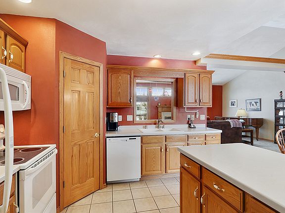 corner pantry