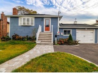 3501 Westminster Rd, Oceanside, NY 11572