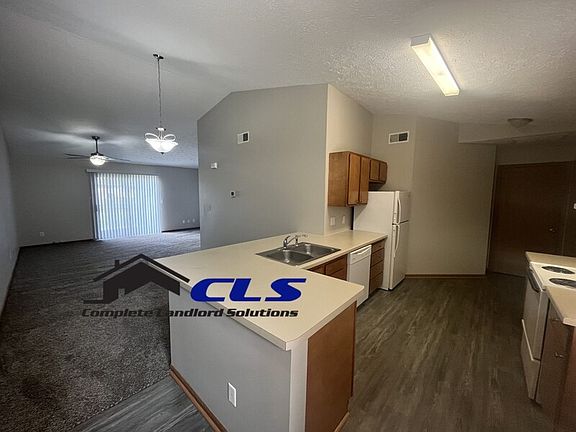 2nd image of 558 College Ave