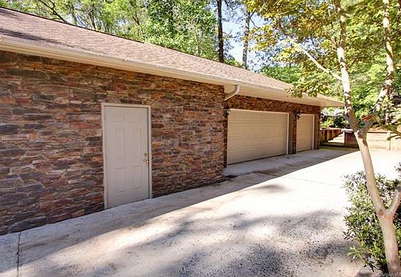 3rd image of 6552 Folger Dr