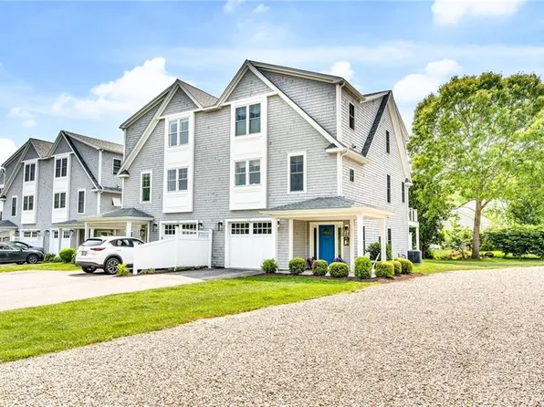 100 Algonquin Rd Unit 12, Narragansett, RI 02882