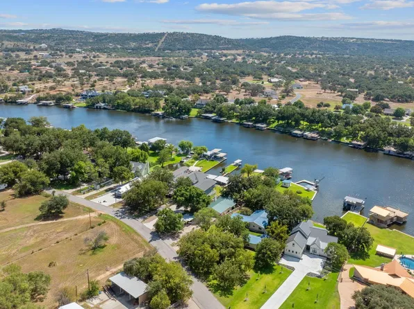 1940 Williams Lakeshore Drive, Kingsland, TX 78639