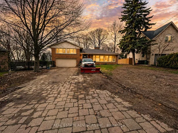 1 Lakehill Cres, Toronto, ON M1M 1E5
