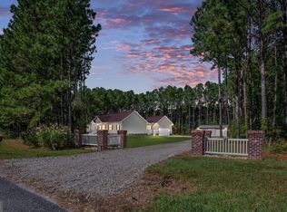 547 Twin Harbor Rd, Reedville, VA 22539