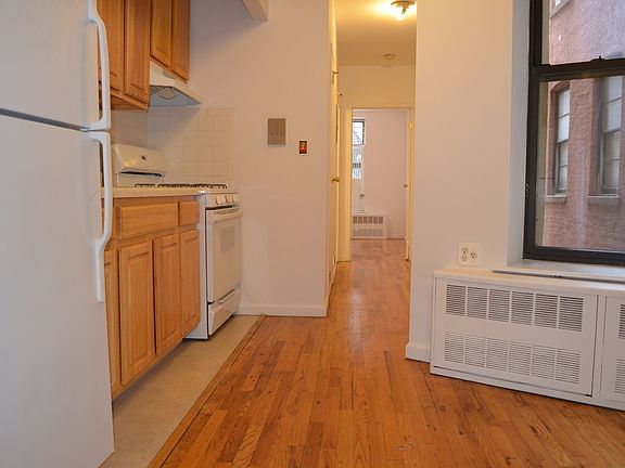 4th image of 27 W 84th St APT 2RE