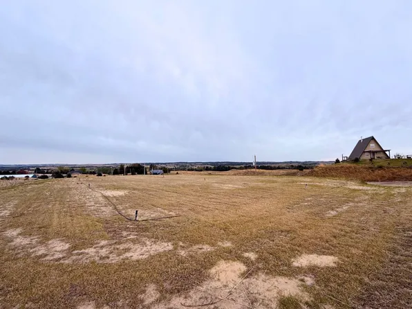 W Calamus Dr, Burwell, NE 68823