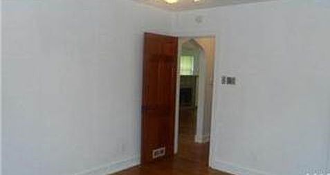 3rd image of 8932 Lucerne Ct