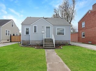 3449 N Schultz Dr, Lansing, IL