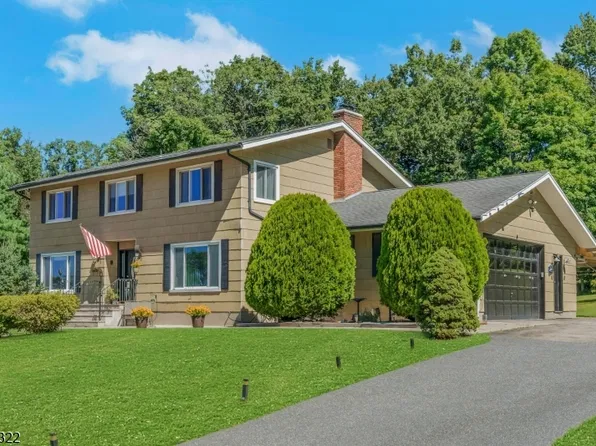 40 Hillsdale Dr, Vernon Twp., NJ 07461