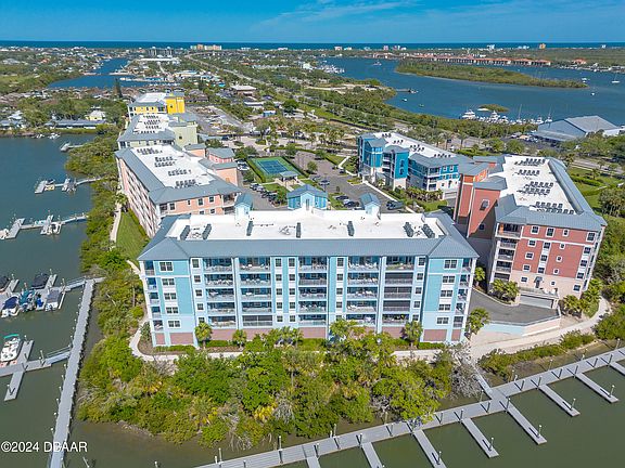 2nd image of 3 Riverwalk Dr #505