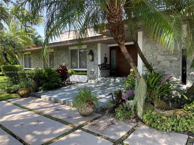 1019 Diplomat Pkwy, Hallandale Beach, FL, 33009