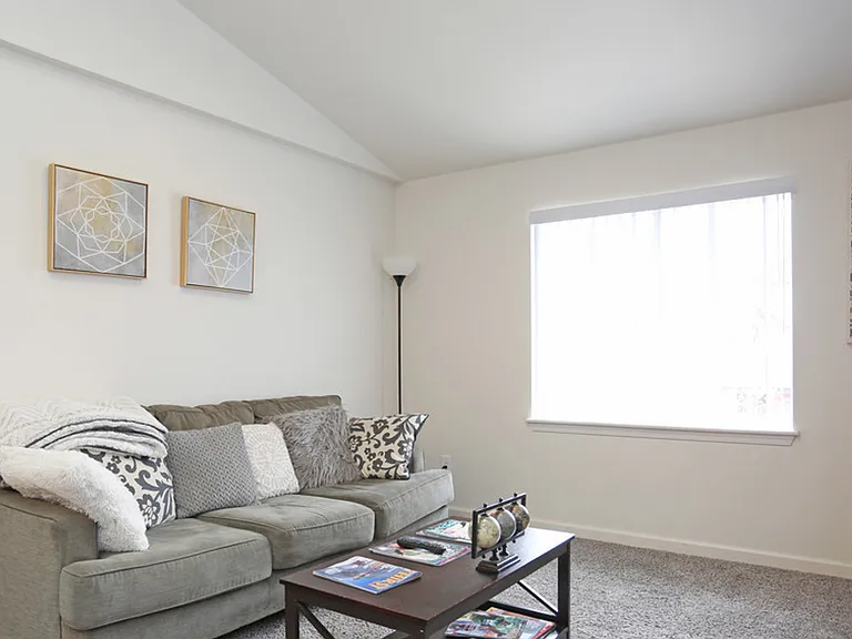 Atrium Suites - 2 BR/2 BA & 3 BR/3 BA — Photo 30