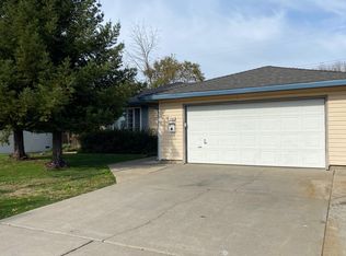 2039 W Pine St, Lodi, CA 95242
