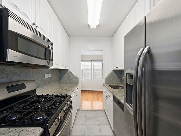 4th image of 177 E 75th St APT 6C