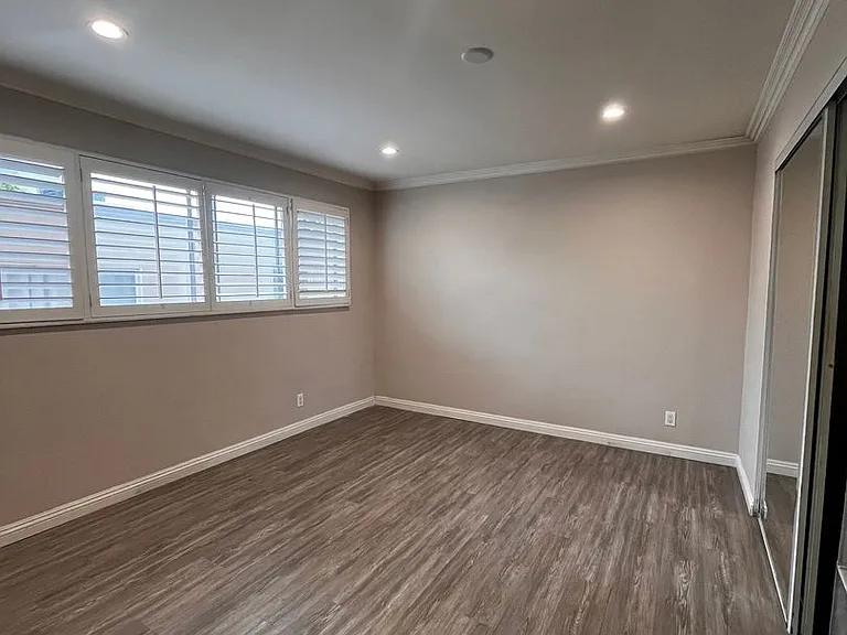 442 So Rexford Dr — Photo 11