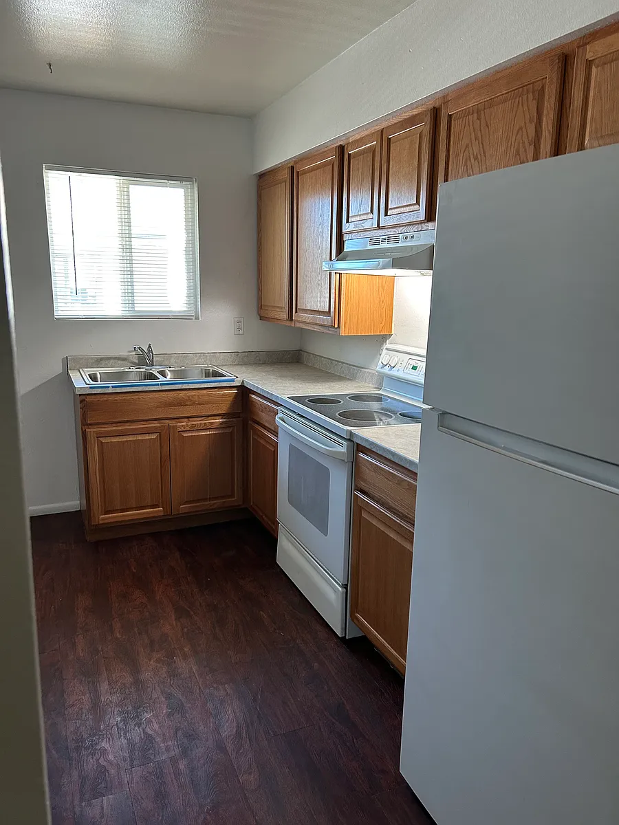 Building Photo - 206 S Rush St #D