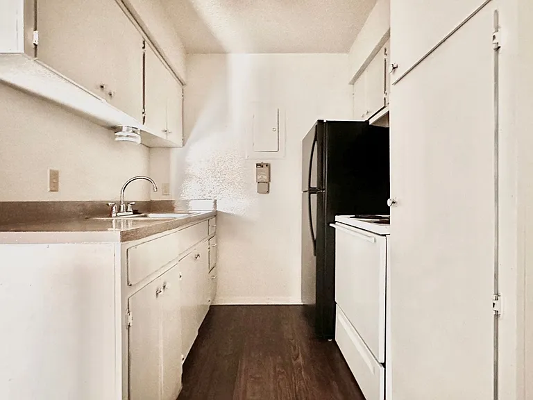 2803 Hemphill Park #B201 — Photo 11