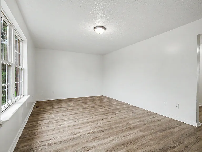 Park Place Apartments — Photo 23