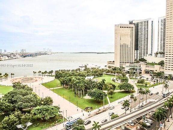 3rd image of 50 Biscayne Blvd APT 1506