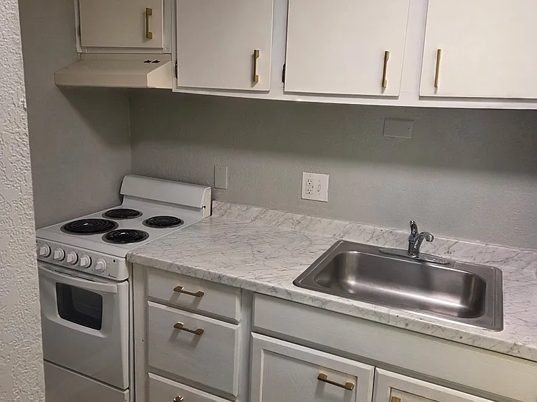 729C Poinsettia Ave #21 — Photo 1