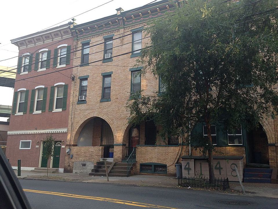 Blonde-brick front (Ridge)