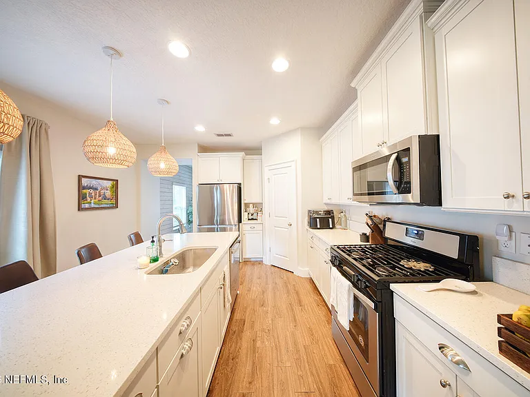 110 Cottage Green Pl — Photo 9
