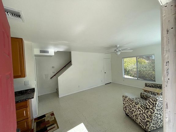 4th image of 28737 Meadowgrass Dr