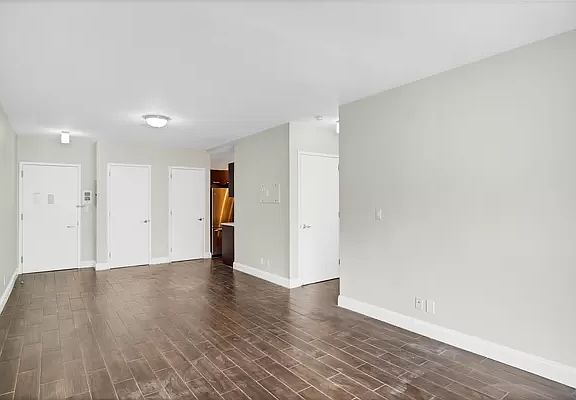 4th image of 353 E 104th St APT 3B