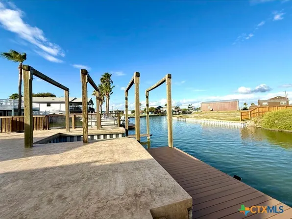 127 Copano Cove Rd, Rockport, TX 78382