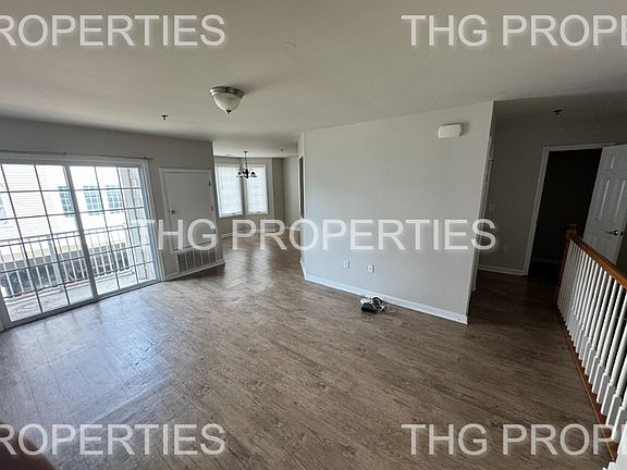 3rd image of 916-926 South Ave #926-18