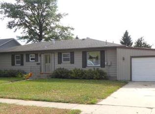 745 River Rd, Windom, MN 56101