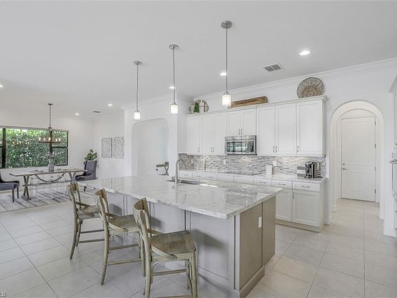 4th image of 9461 Greenleigh Ct