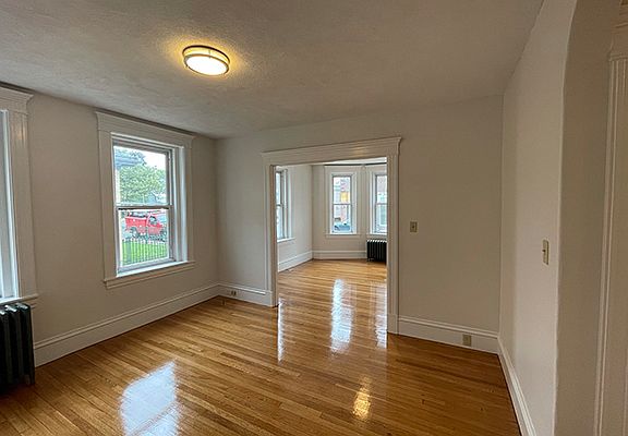 4th image of 257 Washington St #2