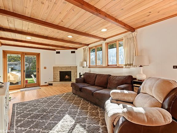 5th image of 635 N Drury Ln