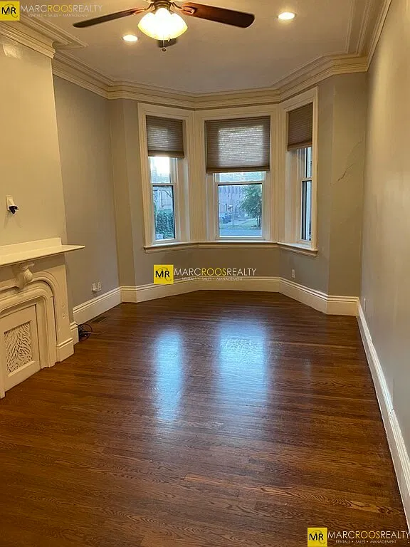 4 bed, $6,900 — Photo 1