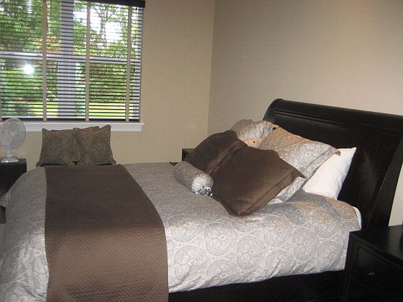 3rd image of 14 Creekside Dr