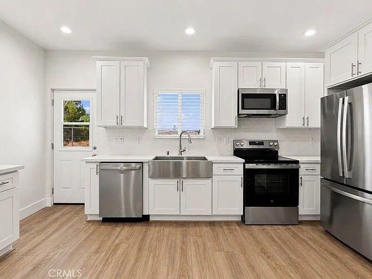 41015 41st St W — Photo 2