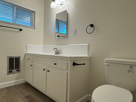 5th image of 5638 Whitsett Ave APT 12