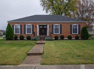 2611 Foxy Poise Rd, Saint Regis Park, KY 40220