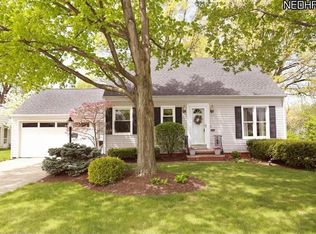 2656 W Asplin Dr, Rocky River, OH