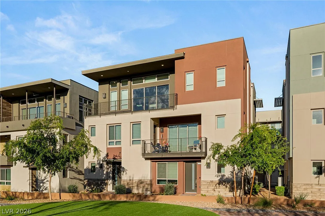 2 bed, 2.5 bath, 2241 sqft, $3,795 — Photo 2