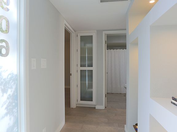 4th image of 906 E Cheryl Dr