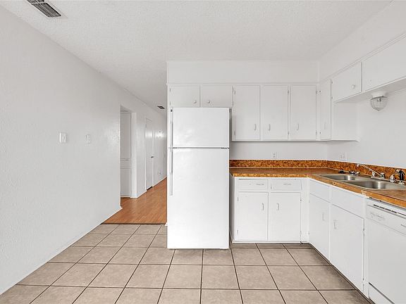 5th image of 1112 Eastside Dr