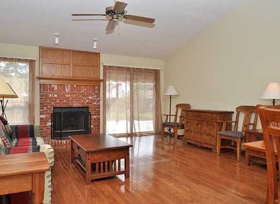 3rd image of 3142 N Governeour St