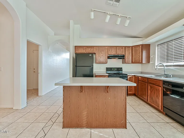 2607 E Anderson Dr — Photo 5