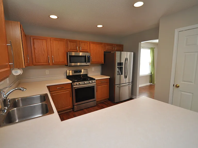 117 Tiverton Woods Dr — Photo 12