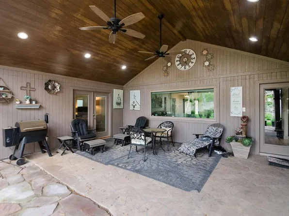 15807 Brookvilla Dr, Houston, TX 77059