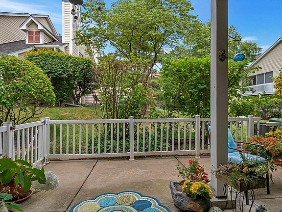 3rd image of 10013 Cambridge Ct #E